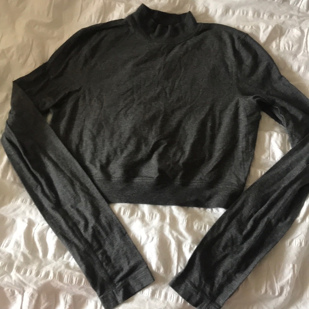 Workout turtleneck crop top